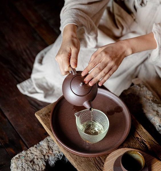 cách pha trà túi lọc trầm hương bảo trân